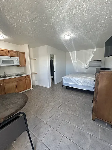 1302 N Date St Photo 1