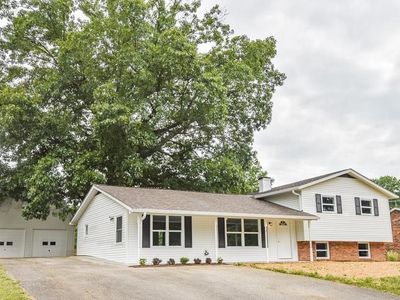 3715 W Oak Leaf Dr, Bloomington, IN, 47403
