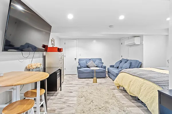 Rented by Kole Group | media 11