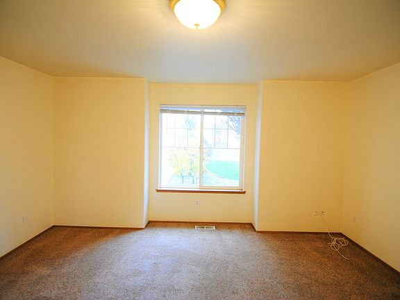 4th image of 1518 N Tacoma Ave Unit 3