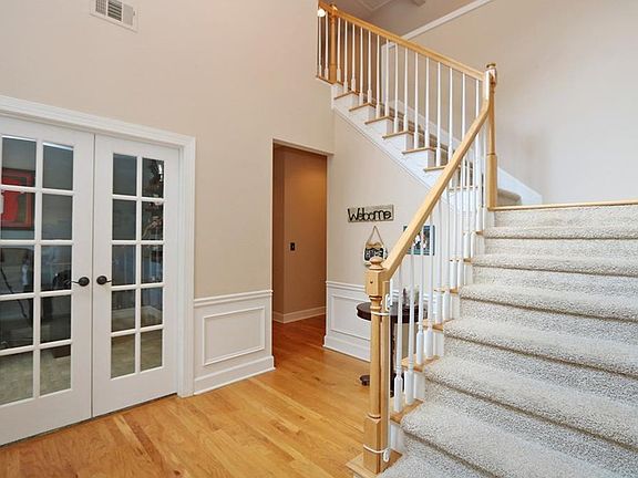 2nd image of 1512 Wedmore Ct SE