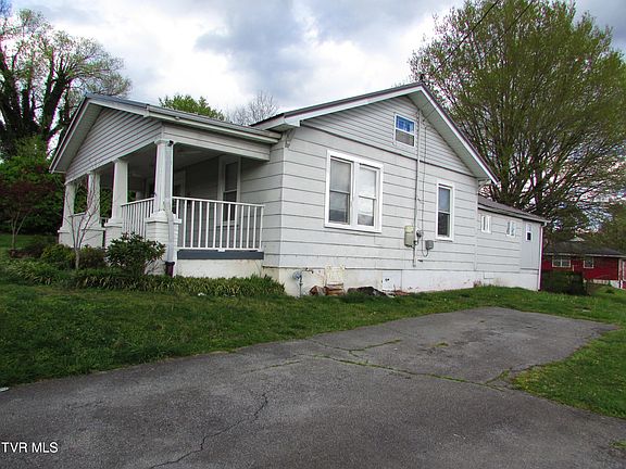 4th image of 1401 Tremont Ave