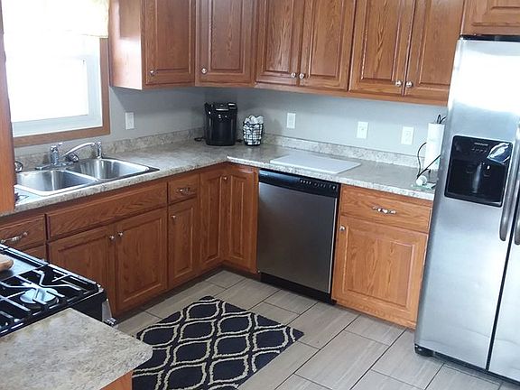 5th image of 2058 S Oneida St #2058