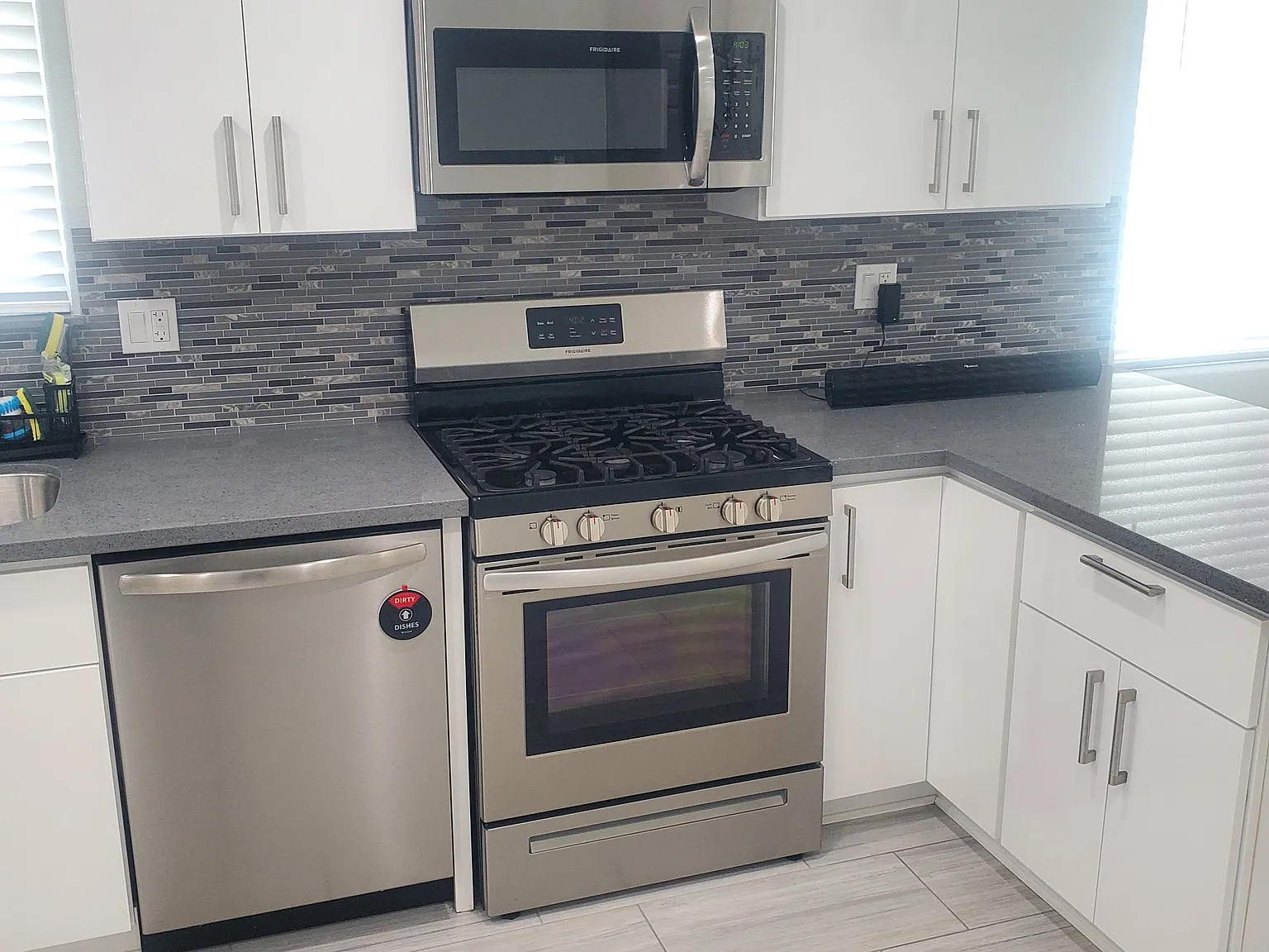 2 bed, 820 sqft, $2,150 — Photo 3