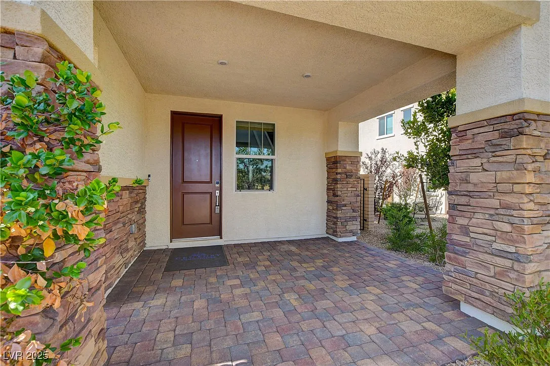 3 bed, 2.5 bath, 2939 sqft, $3,800 — Photo 4