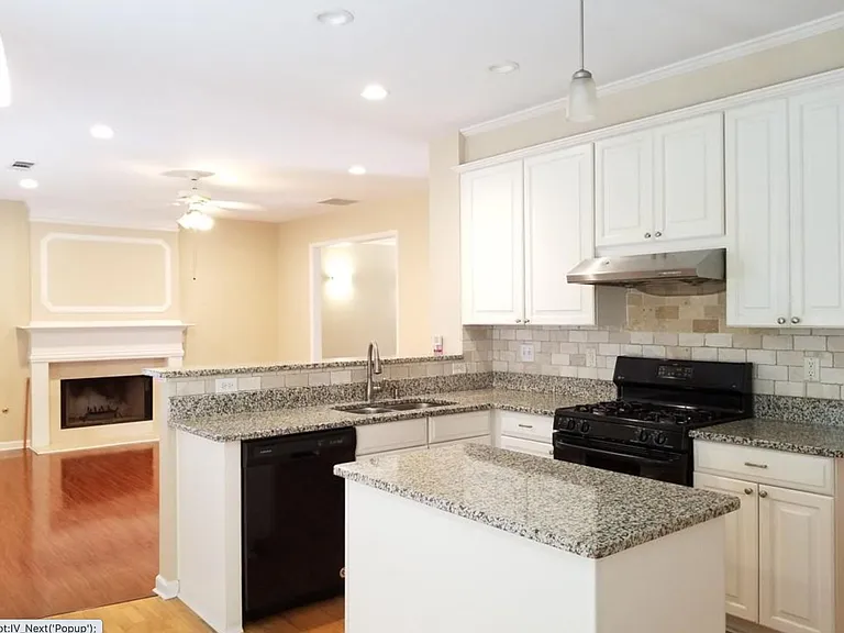 4310 Canterbury Walk Dr — Photo 7