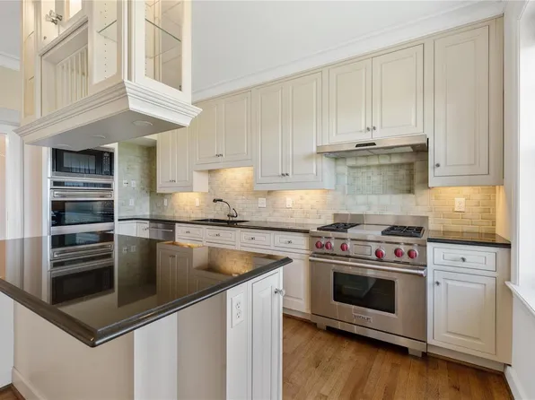 625 S Skinker Blvd APT 1403, Saint Louis, MO 63105