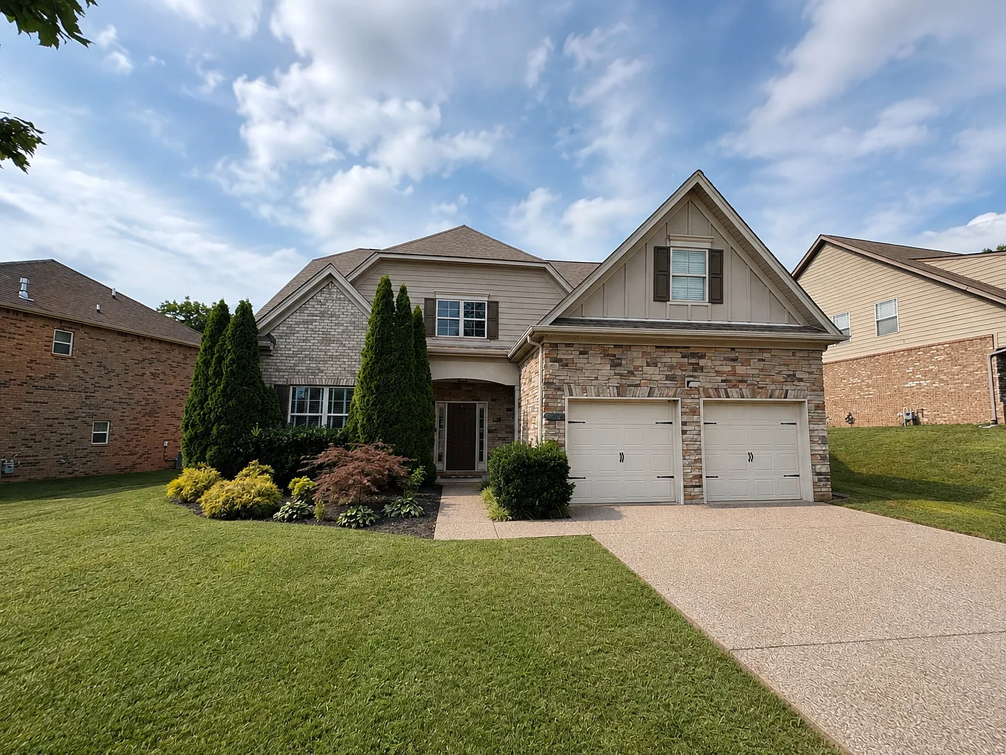 3 bed, 3.5 bath, 2932 sqft, $2,950 — Photo 1