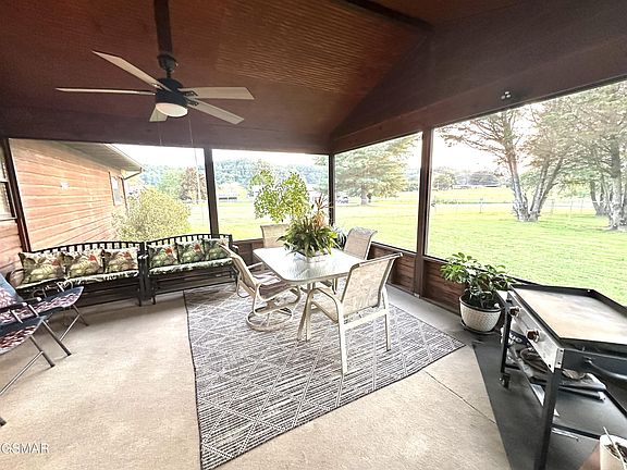 4th image of 1017 Valley View Cir