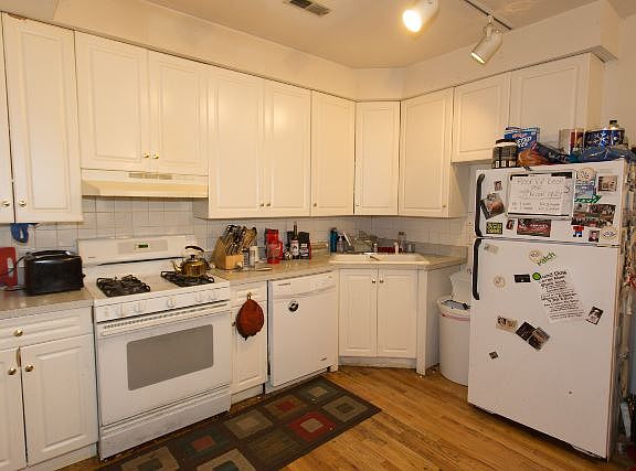 2nd image of 1465 W Cortez St #S2