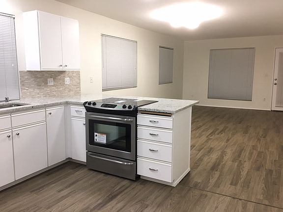 3rd image of 1101 37th St SE APT 102