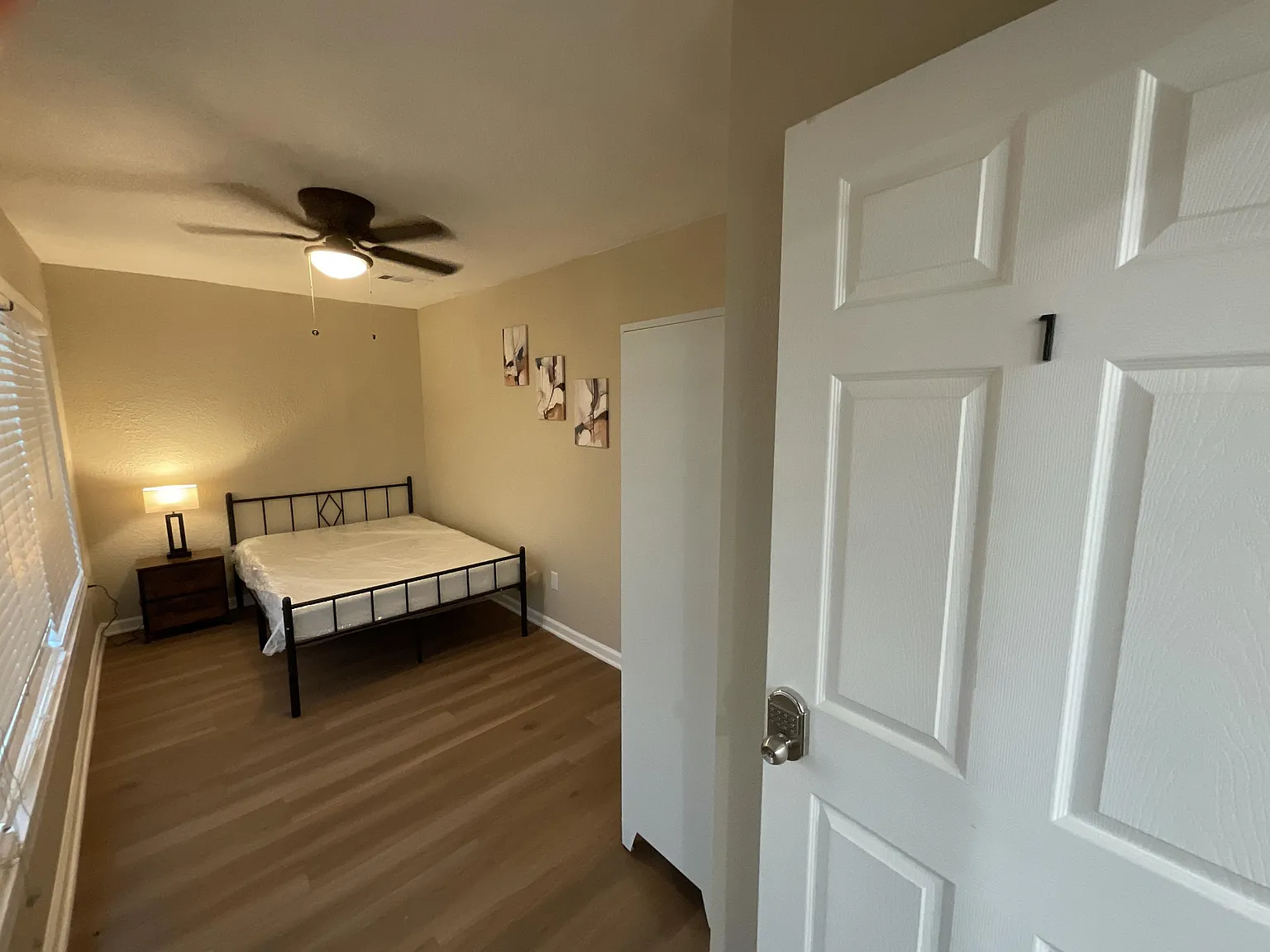 4 bed, 2.0 bath, 1850 sqft, $771 — Photo 1