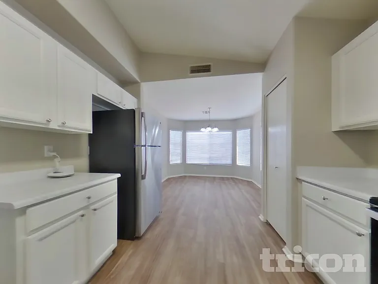 9215 W Sandra Ter — Photo 7