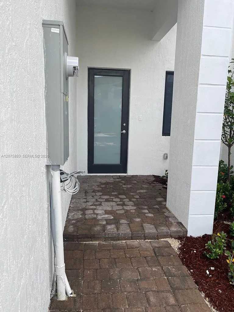 Century Gardens South — Photo 4
