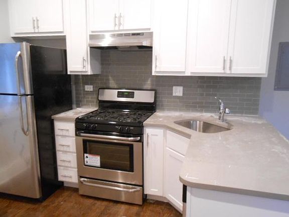 3rd image of 2211 W Foster Ave #A1
