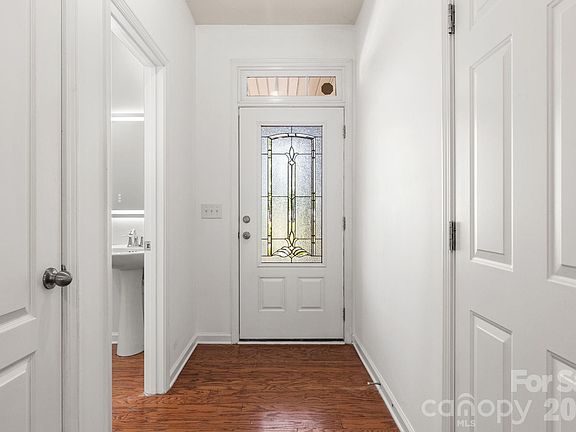 3rd image of 4037 Black Walnut Way
