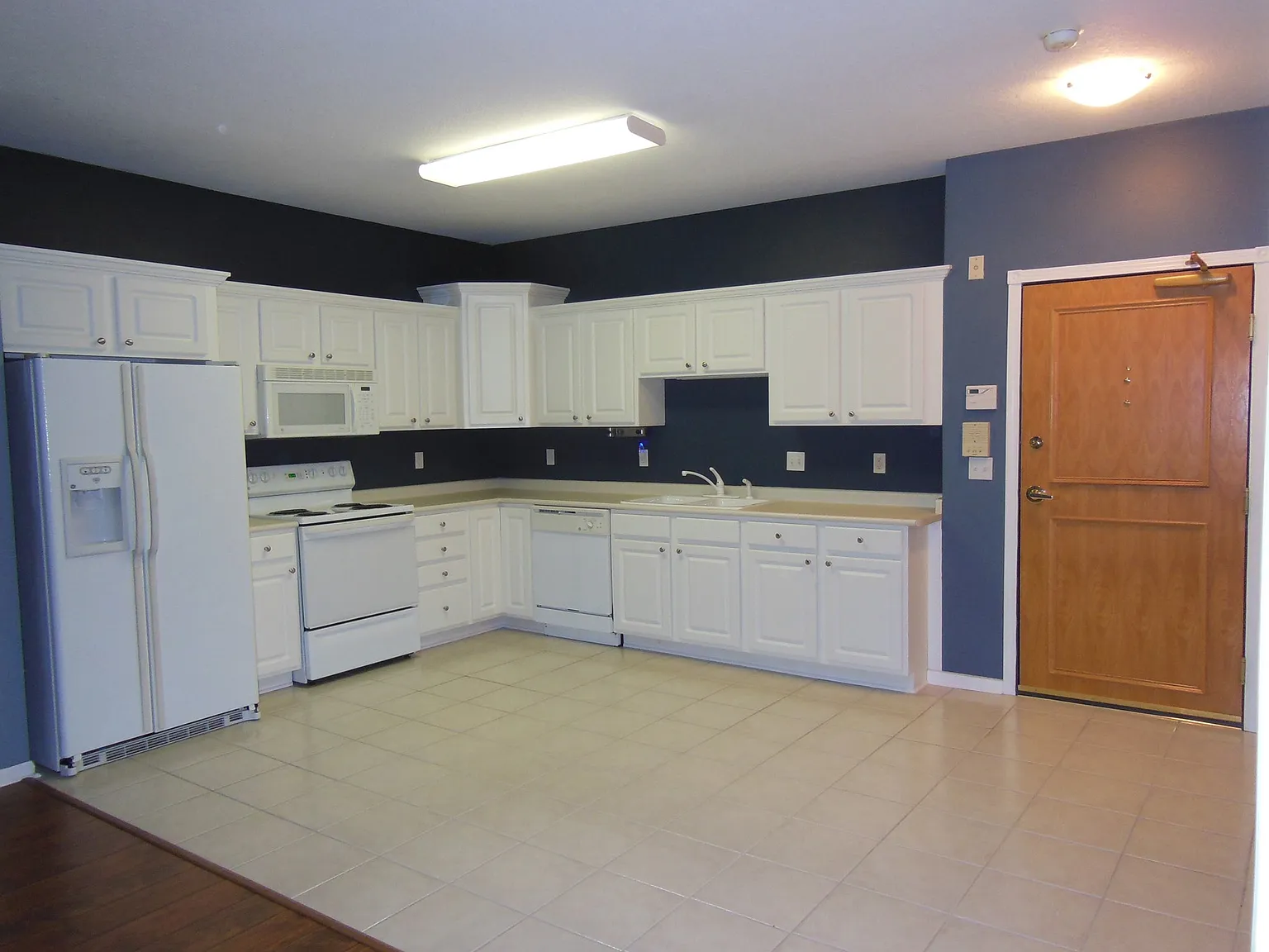 2 bed, 968 sqft, $1,100 — Photo 2