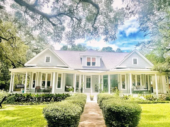 106 S Live Oak St, Geneva, AL 36340