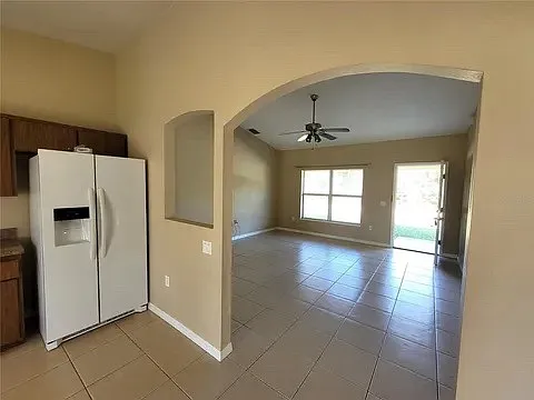 563 Verona St — Photo 3