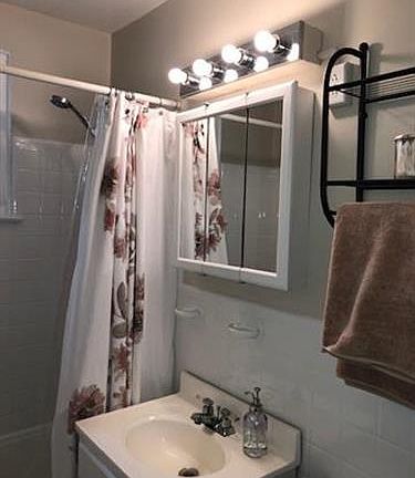 2nd image of 1 Bryant Cres APT 2J