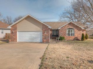 1610 Radcliff Dr, Neosho, MO 64850