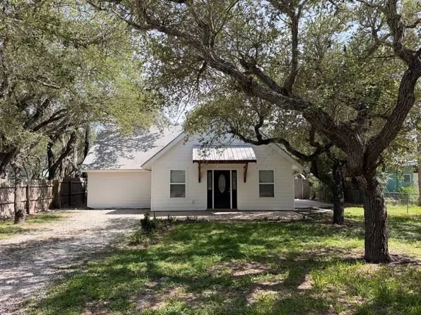 206 Timber Lane Loop, Rockport, TX 78382