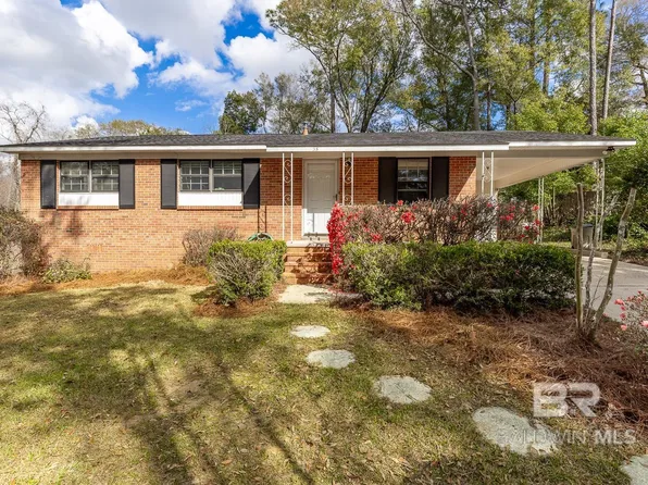 53 Young St, Fairhope, AL 36532