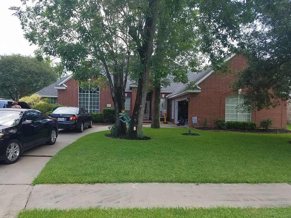 1st image of 311 Rosemary Ln