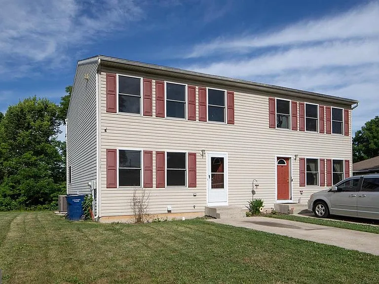 1041 Oberlin Rd — Photo 4