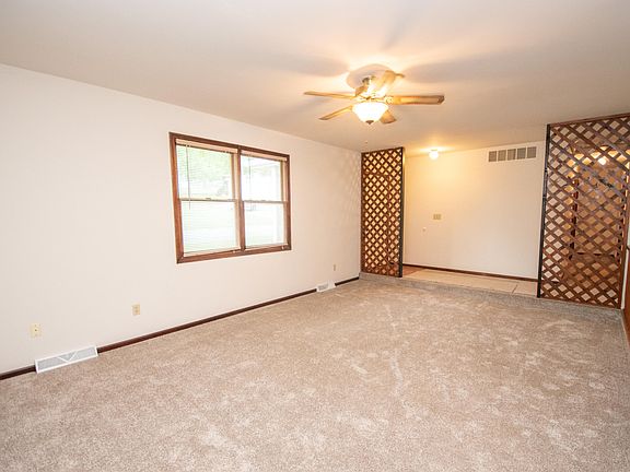 4th image of 4943 Brookview Dr