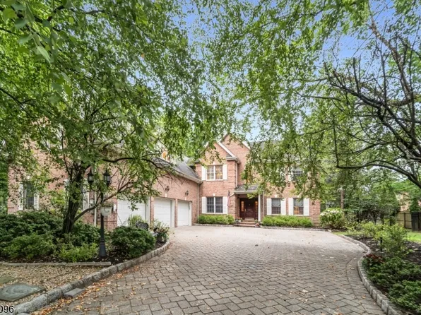 136 Tappan Rd, Norwood Boro, NJ 07648