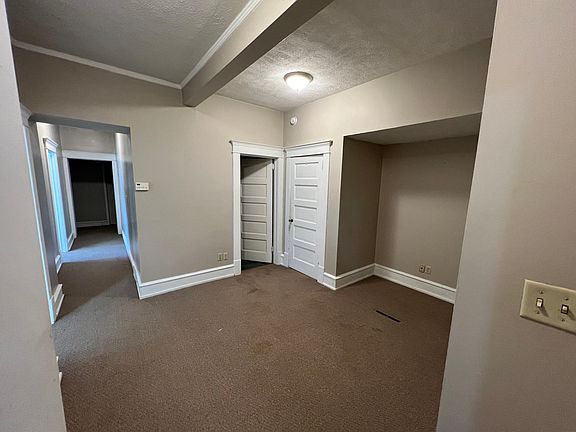 Additional hall space / den area for desk or storage