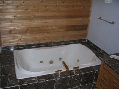 Jacuzzi Tub in Main Bath