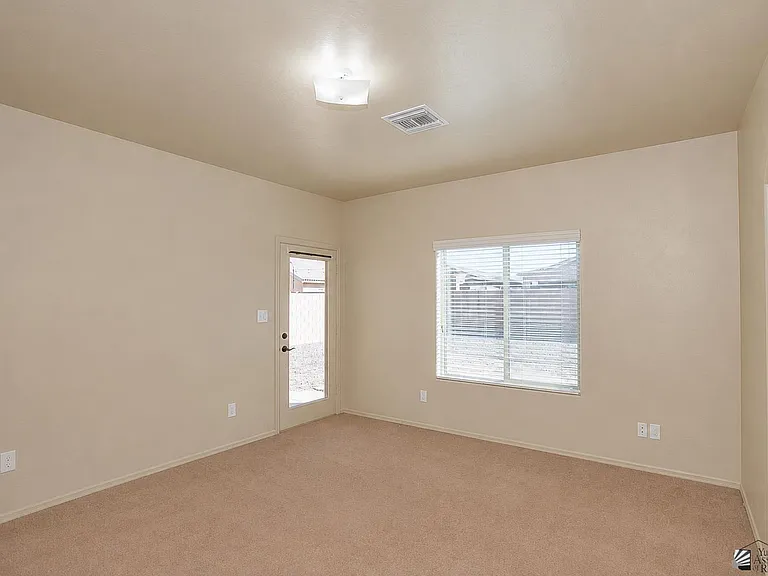 2545 S 41st Ave — Photo 15