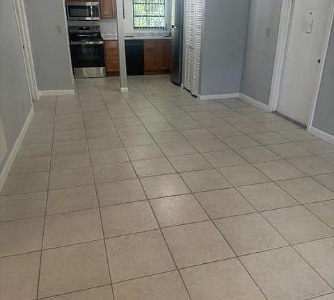 4th image of 50 SE 12th St #1610