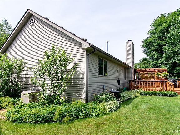 4th image of 424 Berkshire Dr