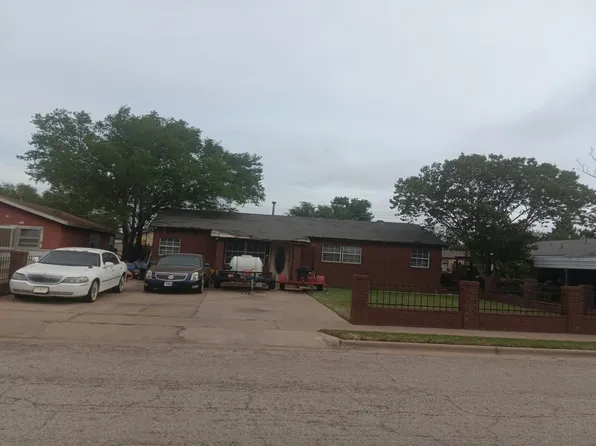 2711 E 2nd Pl, Lubbock, TX 79403