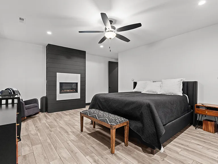 5947 Screaming Eagle Ln — Photo 32