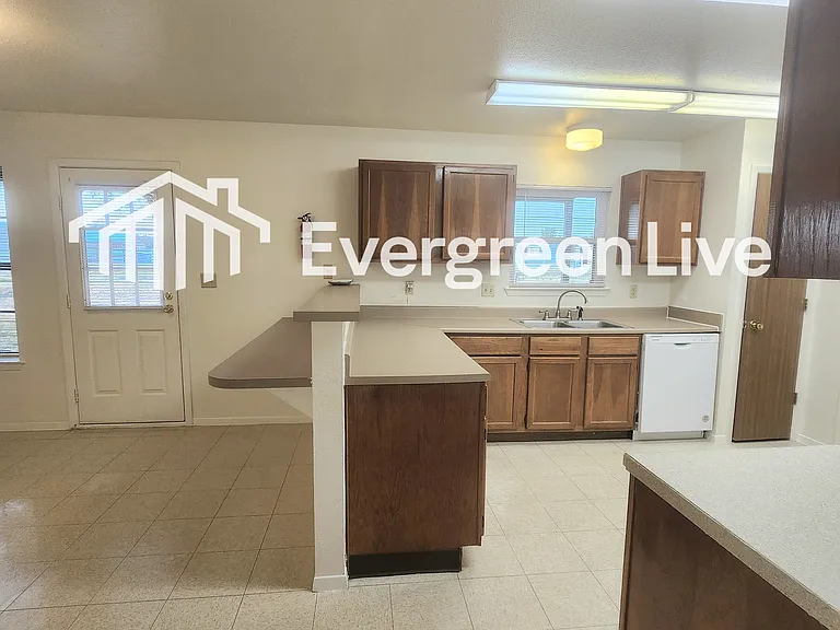 128 Fireball Dr — Photo 6
