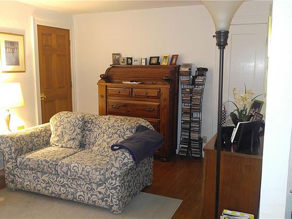 4th image of 265 Saint Lawrence Ave