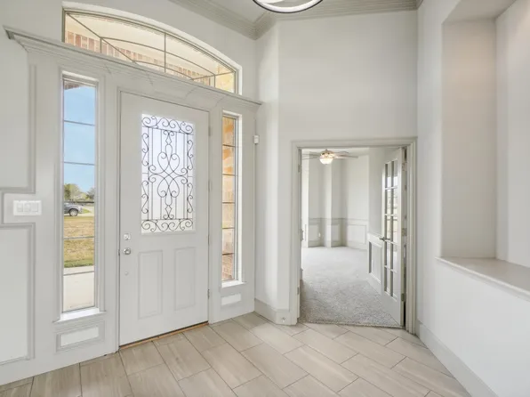 1088 E Secretariat Dr, Terrell, TX 75160