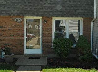 1675 Shamrock Ct, Aurora, IL 60505