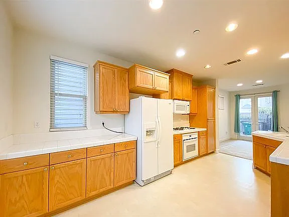2057 De Anza Ln — Photo 12