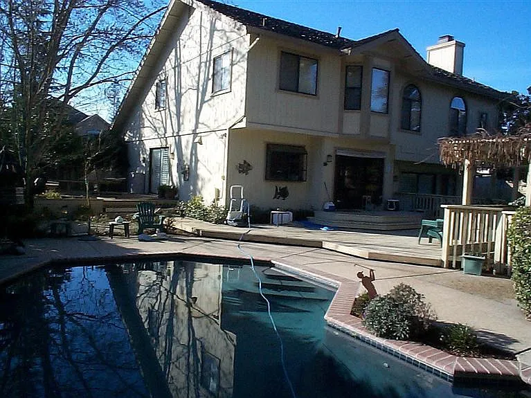 5429 Lawnview Way photo 1