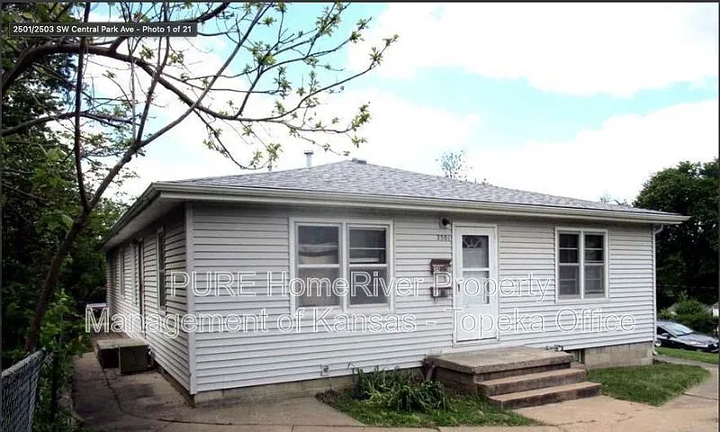 2 bed, 1.0 bath, 924 sqft, $795 — Photo 2