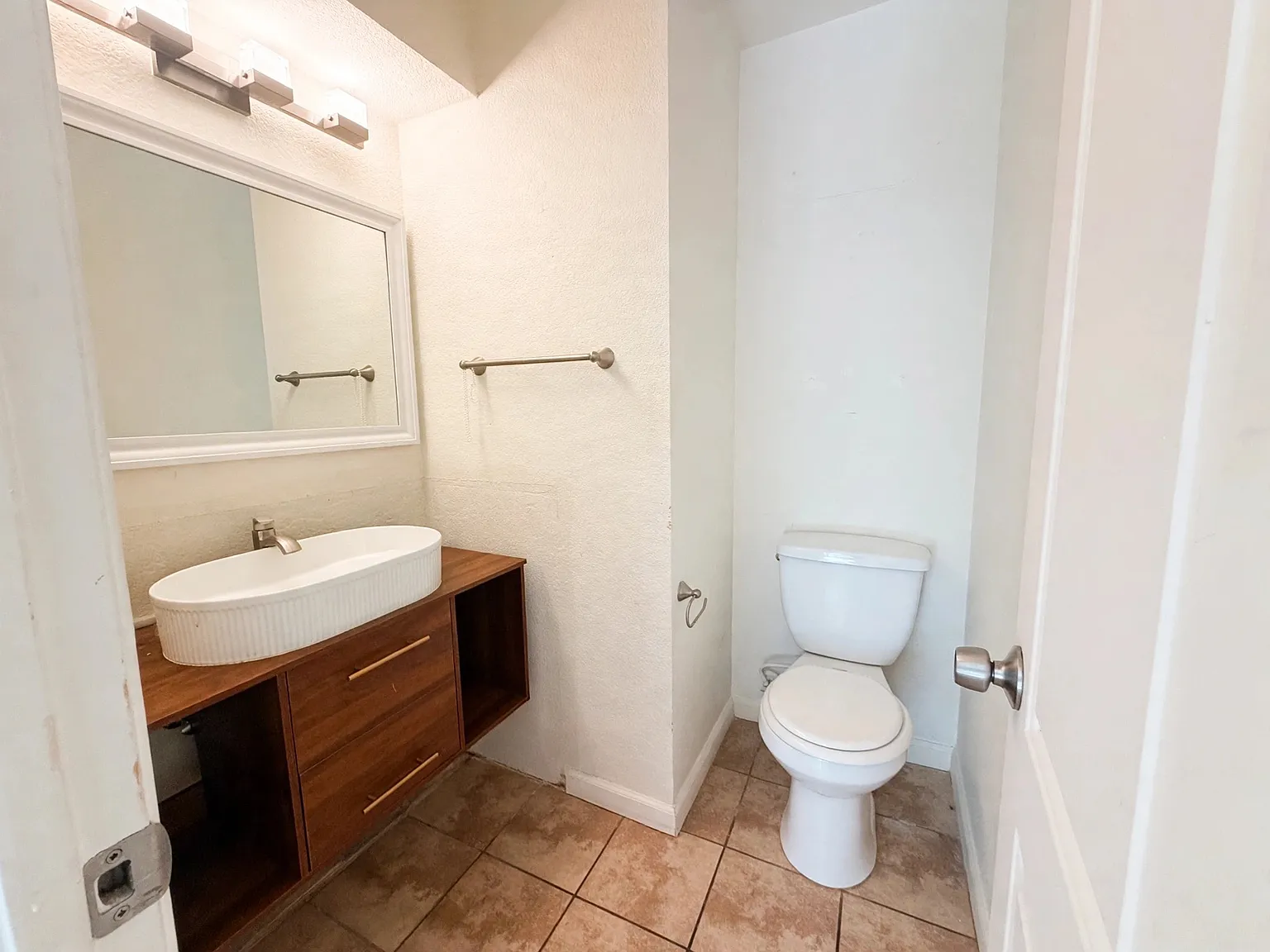 2 bed, 1.5 bath, 818 sqft, $2,600 — Photo 4