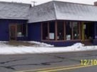 302 S Leroy St, Fenton, MI 48430