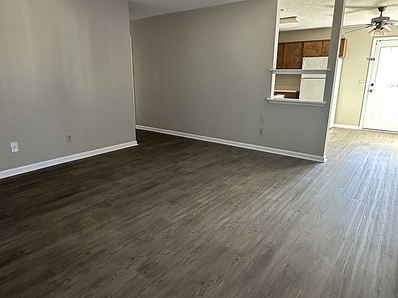 3rd image of 421 Prince Ave