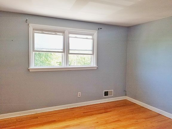 5th image of 60 Corabelle Ave Floor 2