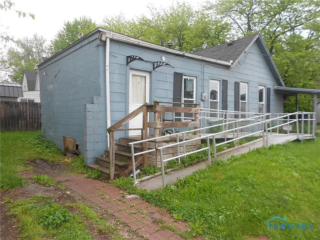 2 bed, 1.0 bath, 919 sqft, $950 — Photo 4